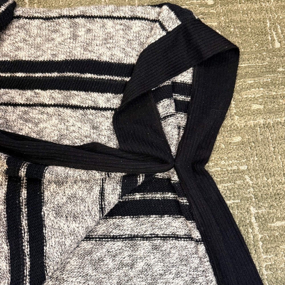 Oversized Splendid Striped Cowl Neck Poncho Sweater Black White XS S - Picture 4 of 6